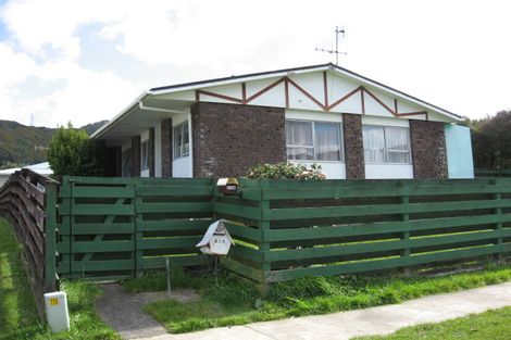Photo of property in 315 Wellington Road, Wainuiomata, Lower Hutt, 5014
