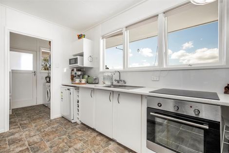 Photo of property in 3 Hamilton Drive, Waiuku, 2123