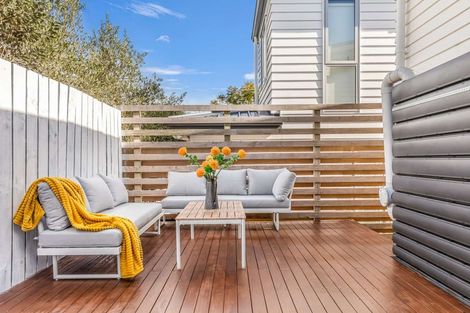 Photo of property in 116 Birkdale Road, Birkdale, Auckland, 0626