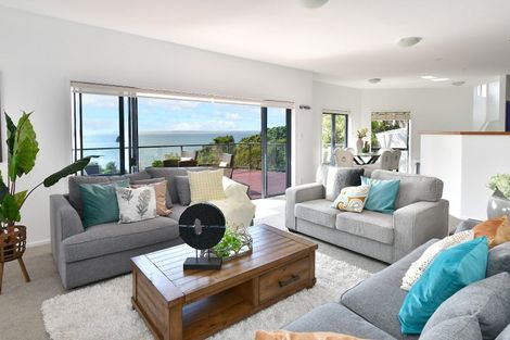 Photo of property in 979 Whangaparaoa Road, Tindalls Beach, Whangaparaoa, 0930