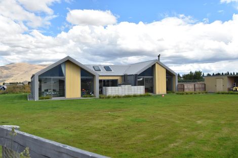 Photo of property in 21 Peak Drive, Twizel, 7901