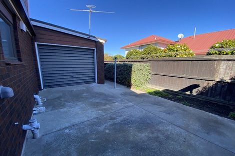 Photo of property in 2/5 Derenzy Place, Avonhead, Christchurch, 8042