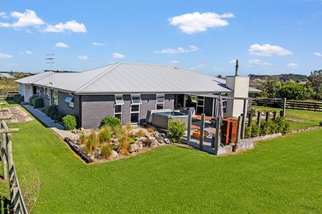 Photo of property in 3 Carex Grove, Foxton Beach, Foxton, 4815