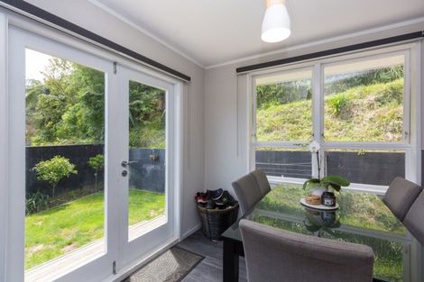 Photo of property in 29 Beaumont Crescent, Frankleigh Park, New Plymouth, 4310