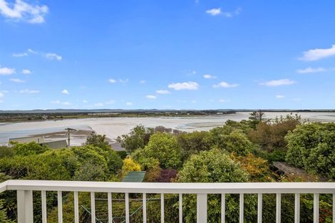 Photo of property in 43 Saint Andrews Hill Road, Mount Pleasant, Christchurch, 8081