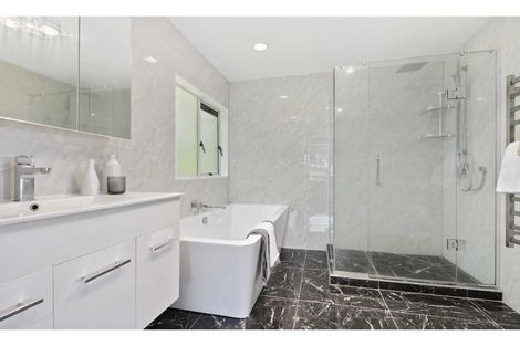 Photo of property in 2 Sheriff Place, Randwick Park, Auckland, 2105