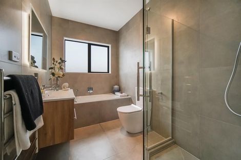 Photo of property in 61 Drumbuoy Drive, Flat Bush, Auckland, 2019