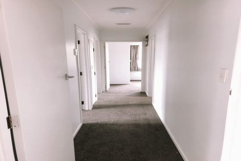 Photo of property in 19a Atkinson Road, Titirangi, Auckland, 0604