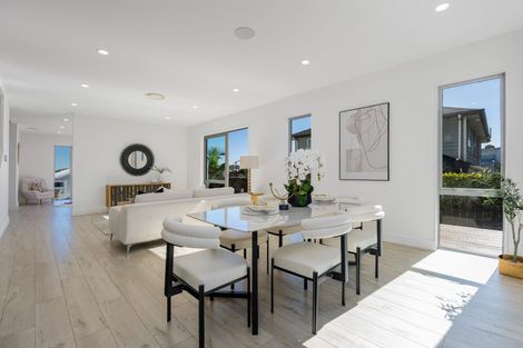 Photo of property in 10 Ian Gordon Lane, Orewa, 0931