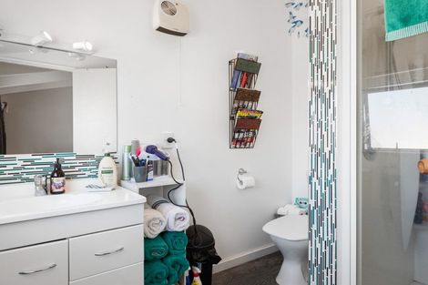 Photo of property in 90 Mclauchlan Street, Springlands, Blenheim, 7201