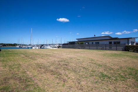 Photo of property in 16 Finch Street, One Tree Point, 0118