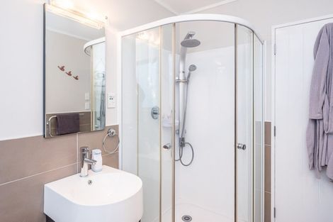 Photo of property in 6 Hicks Crescent, Waikanae Beach, Waikanae, 5036