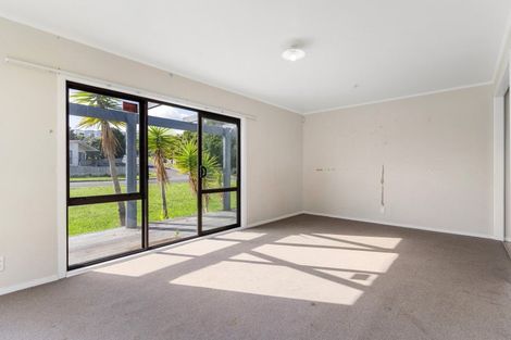Photo of property in 1 Lansdown Place, Papakura, 2110