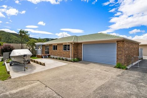 Photo of property in 67 Moana View Road, Waikawa, Picton, 7220