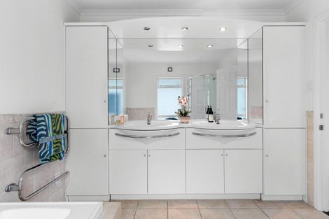 Photo of property in 59c One Tree Point Road, One Tree Point, 0118