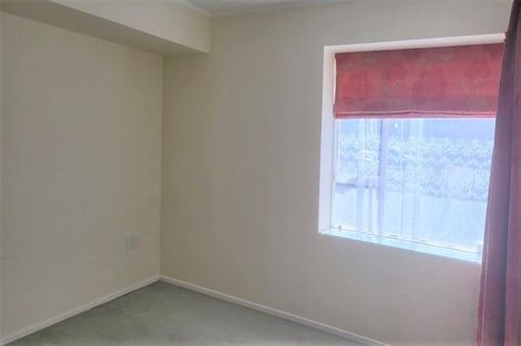 Photo of property in 28 Cambridge Street, Tawa, Wellington, 5028