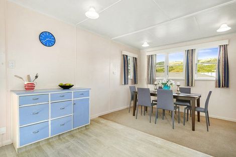 Photo of property in 83 Oxford Street, Tawa, Wellington, 5028