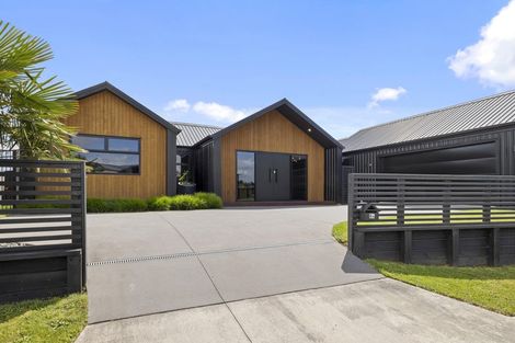 Photo of property in 8a Aderman Place, Hurworth, New Plymouth, 4310