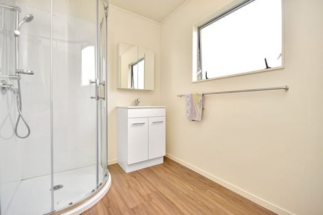 Photo of property in 25a West Harbour Drive, West Harbour, Auckland, 0618
