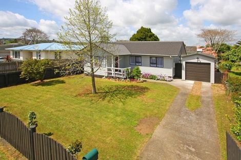 Photo of property in 75a Willis Road, Papakura, 2110