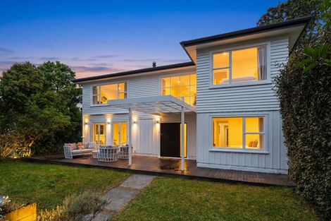Photo of property in 1 Wakely Road, Newlands, Wellington, 6037