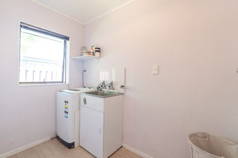 Photo of property in 4 Truscott Grove, Awapuni, Palmerston North, 4412