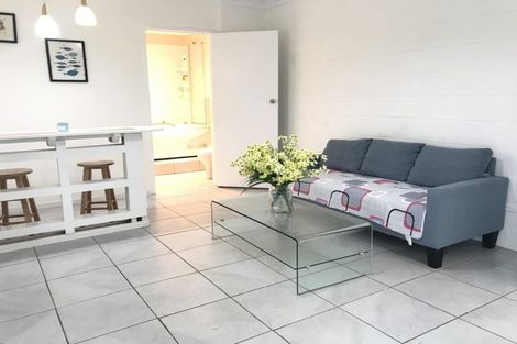 Photo of property in 77 Carlisle Road, Torbay, Auckland, 0632