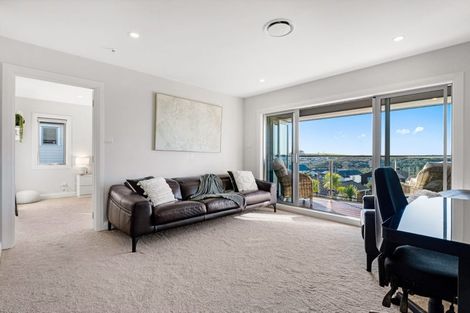 Photo of property in 33 Te Oneroa Way, Long Bay, Auckland, 0630