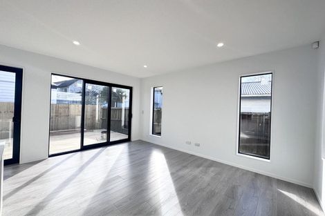 Photo of property in 3b Glennandrew Drive, Half Moon Bay, Auckland, 2012