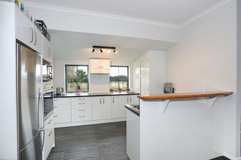 Photo of property in 8 Brandon Hall Road, Bulls, 4894