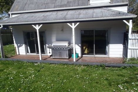 Photo of property in 99 Kemp Road, Massey, Auckland, 0614