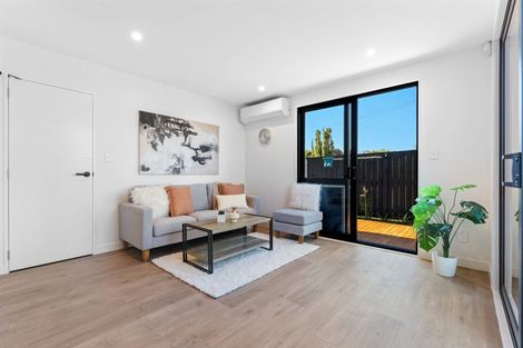 Photo of property in 8a Rowan Terrace, Te Atatu South, Auckland, 0610