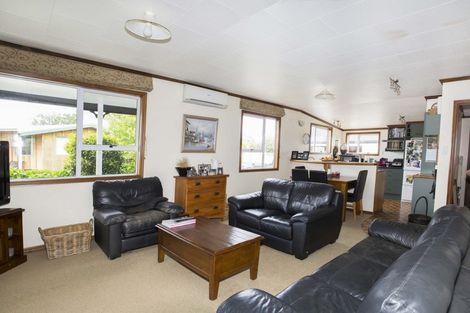 Photo of property in 3 Maclaurin Street, Dannevirke, 4930