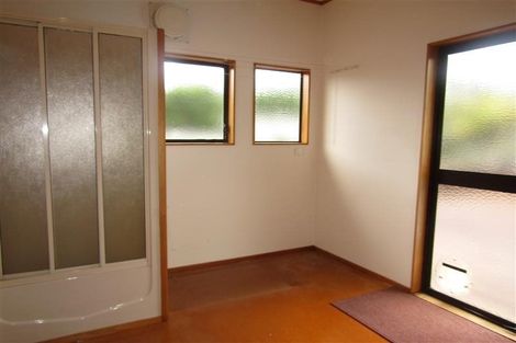 Photo of property in 1/50 Masterton Road, Rothesay Bay, Auckland, 0630