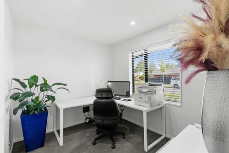 Photo of property in 2 Burbank Drive, Aidanfield, Christchurch, 8025