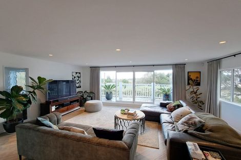 Photo of property in 1/308 Beach Road, Campbells Bay, Auckland, 0630