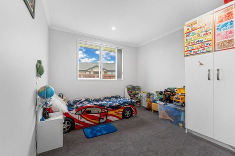 Photo of property in 16 Gibboney Place, Pokeno, 2402