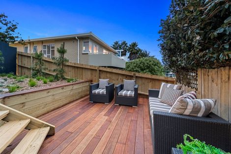 Photo of property in 2/47 Rangitoto Terrace, Milford, Auckland, 0620