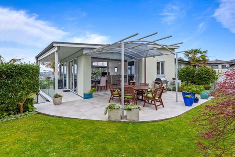 Photo of property in 88 Grovenor Drive, Orewa, 0931