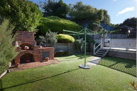 Photo of property in 4 Makora Grove, Paremata, Porirua, 5024