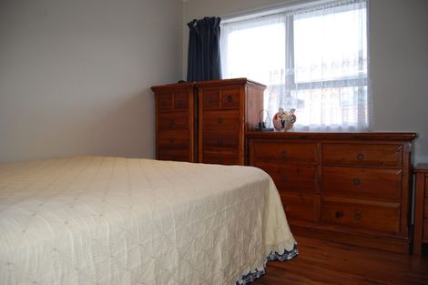 Photo of property in 1/47 Majesty Place, Half Moon Bay, Auckland, 2012