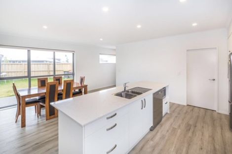 Photo of property in 33 William Dawson Crescent, Wigram, Christchurch, 8025