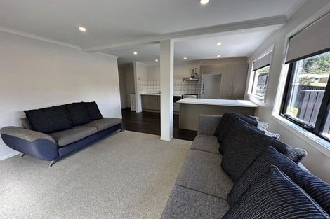 Photo of property in 11a Poneke Drive, Waikanae, 5036