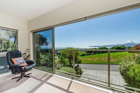 Photo of property in 2 Ocean Vista Lane, Paraparaumu, 5032
