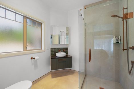 Photo of property in 26 Shelter Grove, Frankleigh Park, New Plymouth, 4310