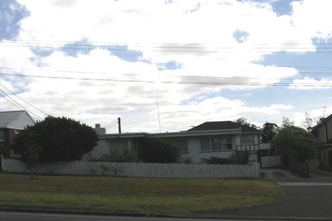 Photo of property in 1/260 East Coast Road, Forrest Hill, Auckland, 0620
