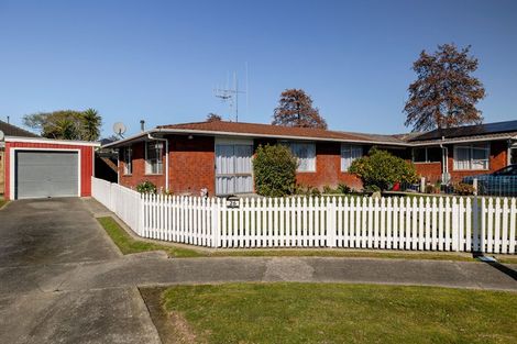 Photo of property in 26 Westmere Place, Takaro, Palmerston North, 4412