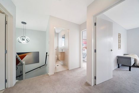 Photo of property in 8/105 Hobsonville Road, West Harbour, Auckland, 0618