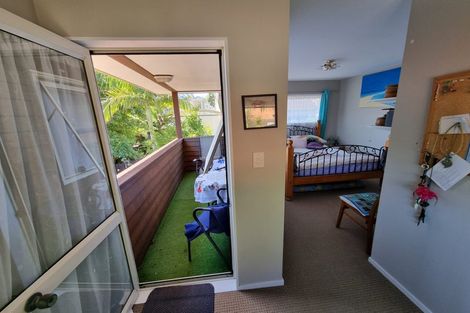 Photo of property in 10 Garden Lane, Torbay, Auckland, 0632