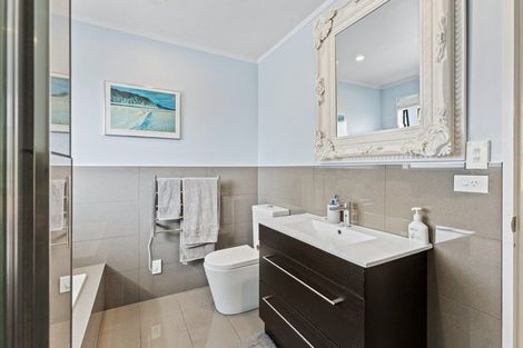 Photo of property in 11 Victoria Road, Westport, 7892